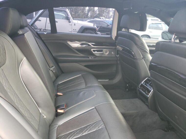Автомобіль BMW 740 XE 2018 | GrandCar