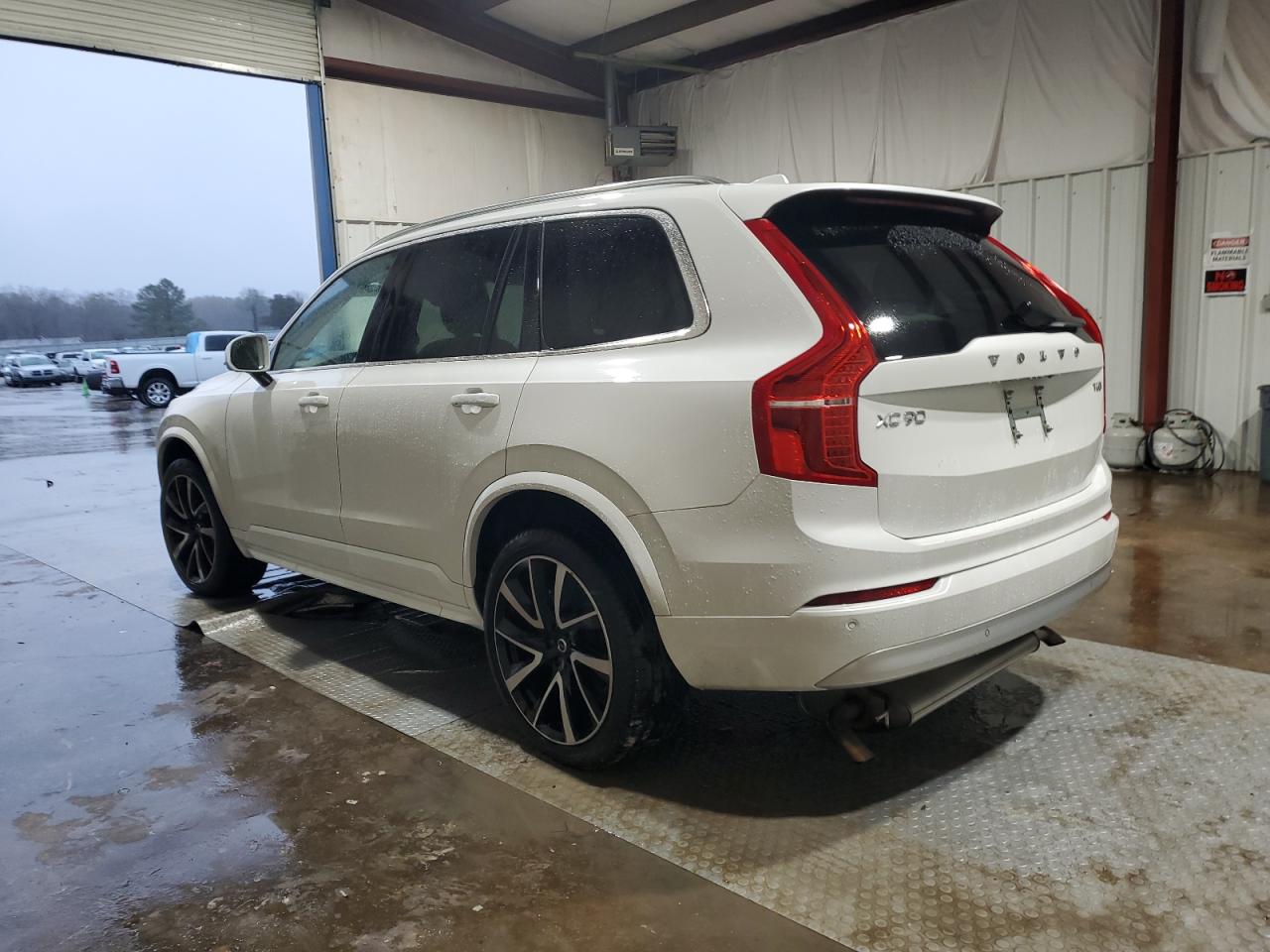 Автомобіль VOLVO XC90 T6 MOMENTUM 2022 | GrandCar Автомобіль VOLVO XC90 T6 MOMENTUM 2022 | GrandCar