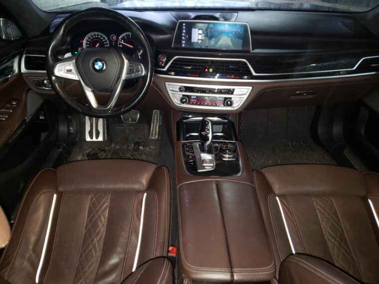 Автомобіль BMW 750 XI 2018 | GrandCar