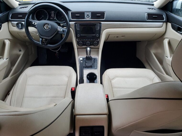 Автомобиль VOLKSWAGEN PASSAT SE 2017 | GrandCar