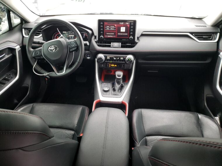 Автомобиль TOYOTA RAV4 ADVENTURE 2020 | GrandCar