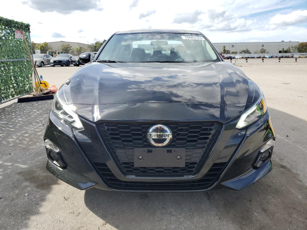Автомобіль NISSAN ALTIMA SR 2022 | GrandCar Автомобіль NISSAN ALTIMA SR 2022 | GrandCar