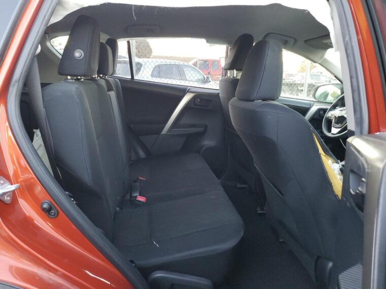 Автомобиль TOYOTA RAV4 LE 2015 | GrandCar