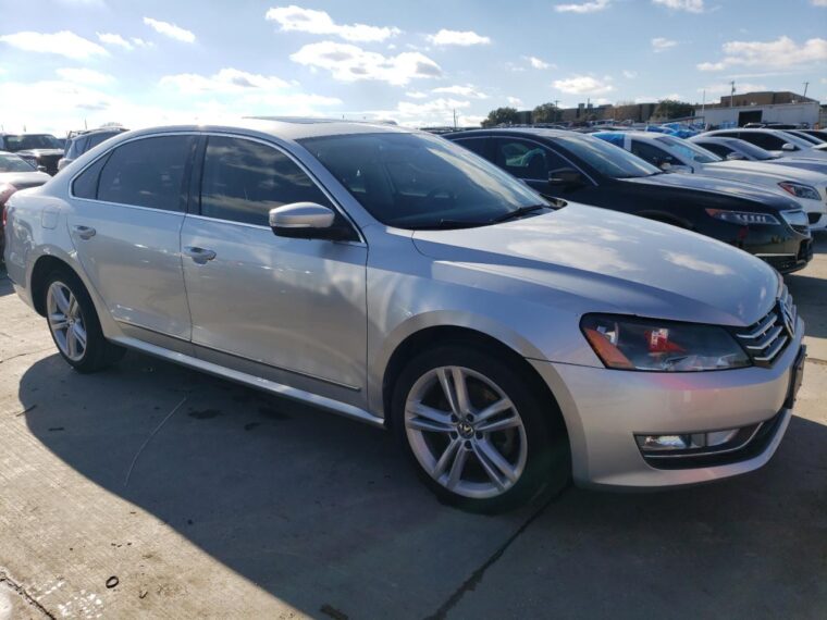 Автомобиль VOLKSWAGEN PASSAT SEL 2015 | GrandCar