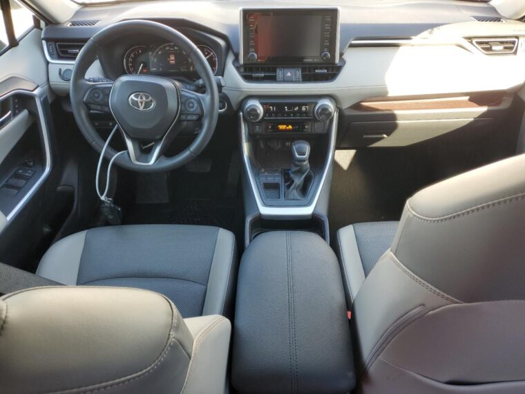 Автомобиль TOYOTA RAV4 LIMITED 2019 | GrandCar