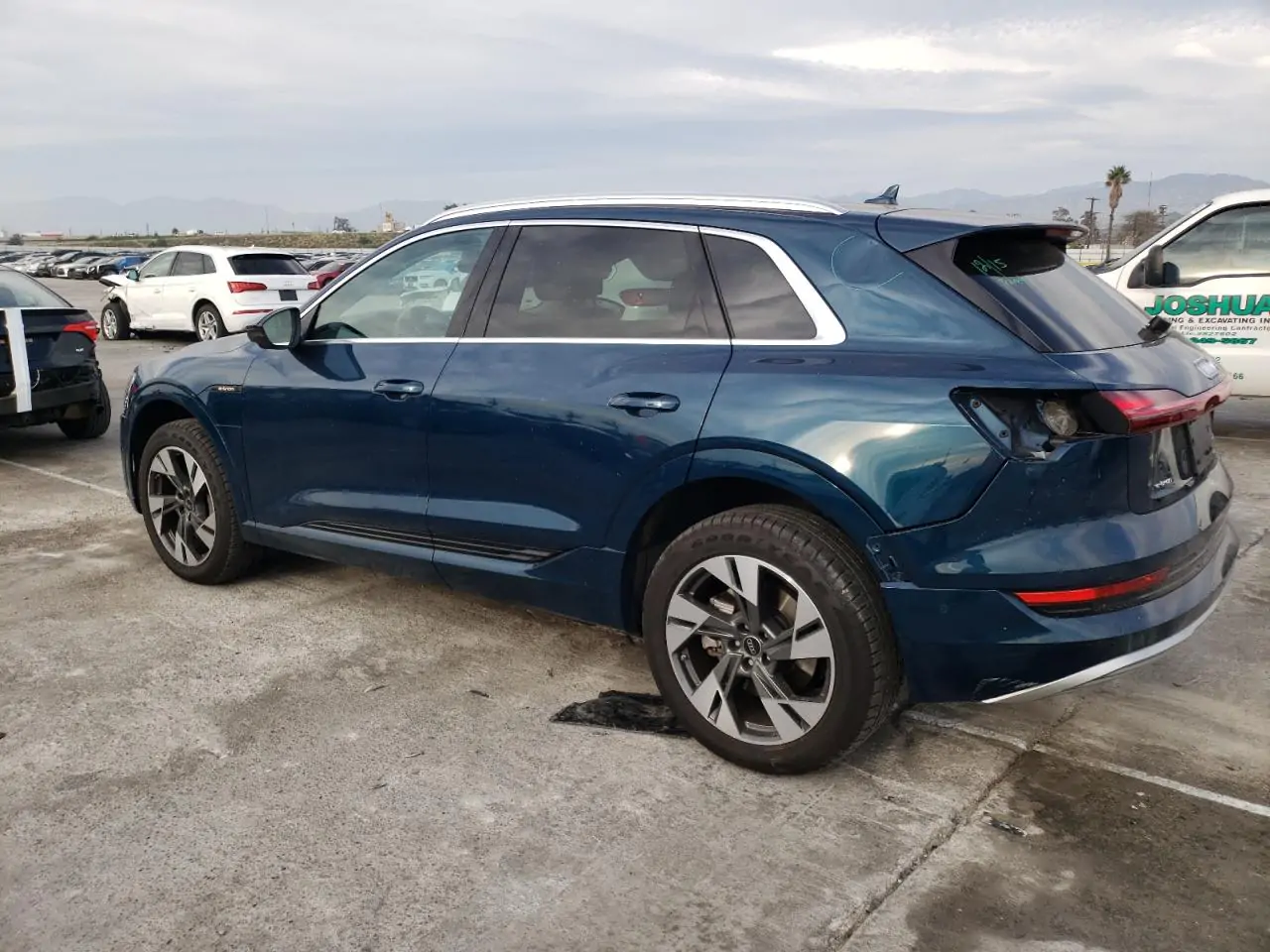 Автомобіль AUDI E-TRON PREMIUM PLUS 2023 | GrandCar Автомобіль AUDI E-TRON PREMIUM PLUS 2023 | GrandCar