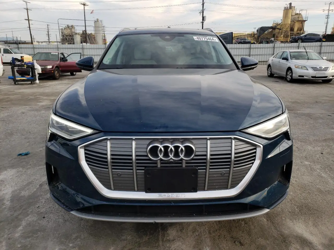 Автомобіль AUDI E-TRON PREMIUM PLUS 2023 | GrandCar Автомобіль AUDI E-TRON PREMIUM PLUS 2023 | GrandCar