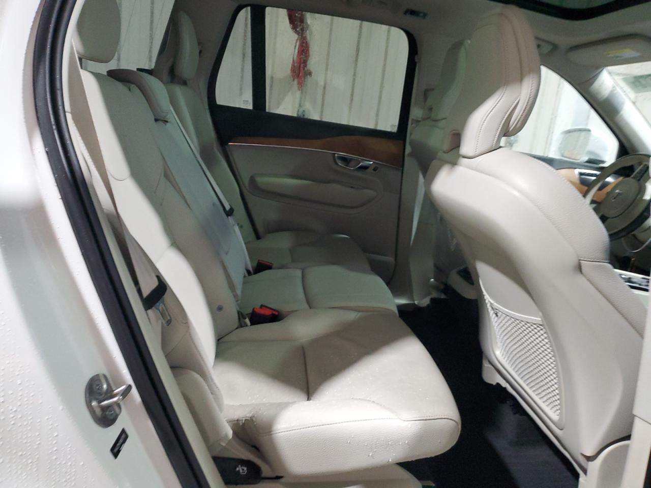 Автомобіль VOLVO XC90 T6 MOMENTUM 2022 | GrandCar Автомобіль VOLVO XC90 T6 MOMENTUM 2022 | GrandCar