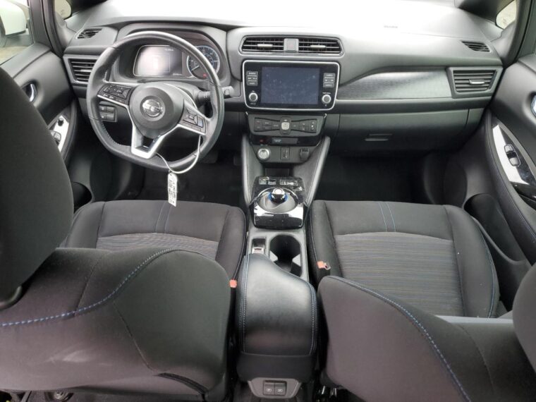 Автомобиль NISSAN LEAF SV 2020 | GrandCar