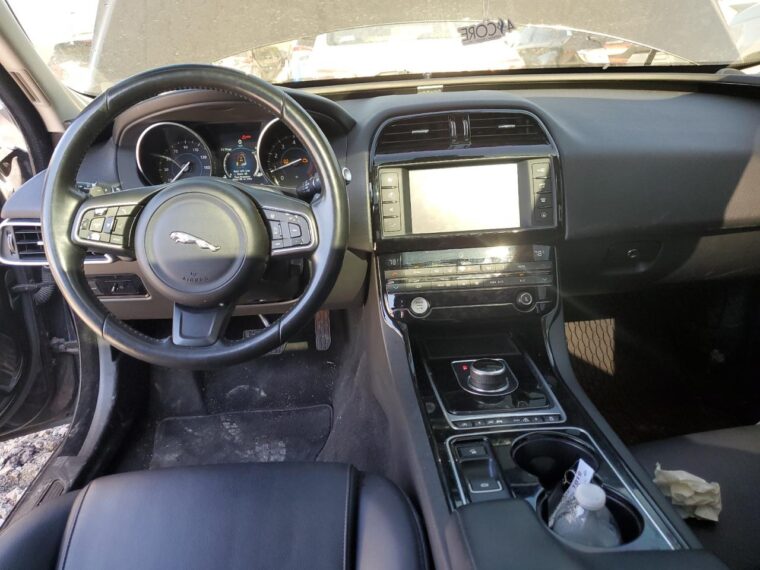 Автомобіль JAGUAR XE PREMIUM 2017 | GrandCar