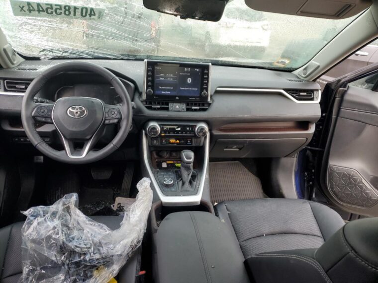 Автомобіль TOYOTA RAV4 LIMITED 2022 | GrandCar