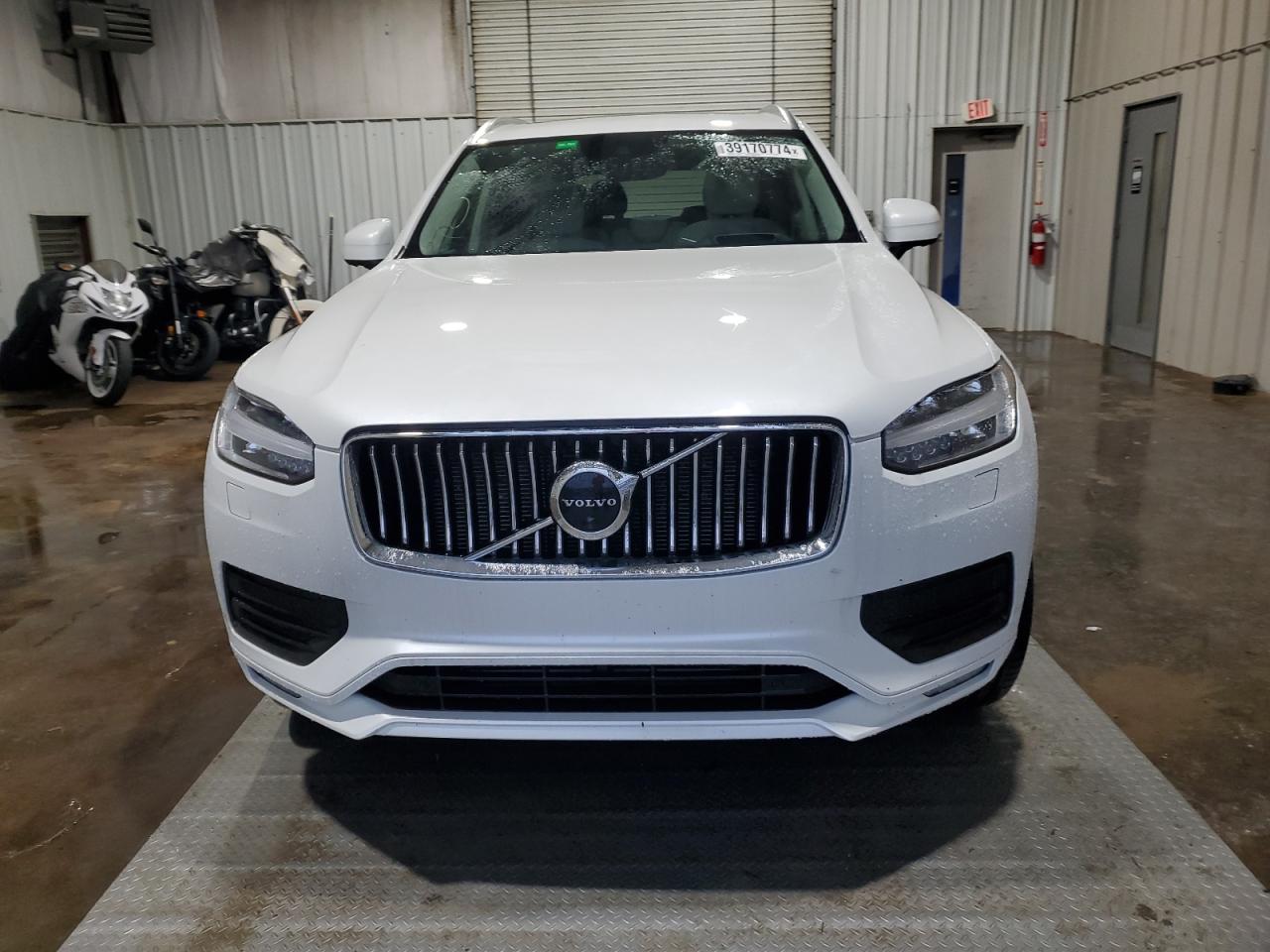 Автомобіль VOLVO XC90 T6 MOMENTUM 2022 | GrandCar Автомобіль VOLVO XC90 T6 MOMENTUM 2022 | GrandCar