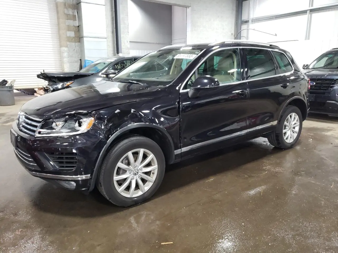 Автомобиль VOLKSWAGEN TOUAREG V6 2015 | GrandCar Автомобиль VOLKSWAGEN TOUAREG V6 2015 | GrandCar