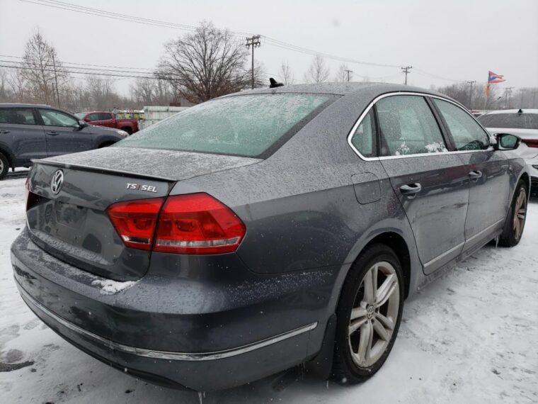 Автомобиль VOLKSWAGEN PASSAT SEL 2015 | GrandCar
