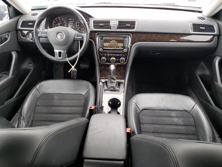 Автомобиль VOLKSWAGEN PASSAT SEL 2015 | GrandCar