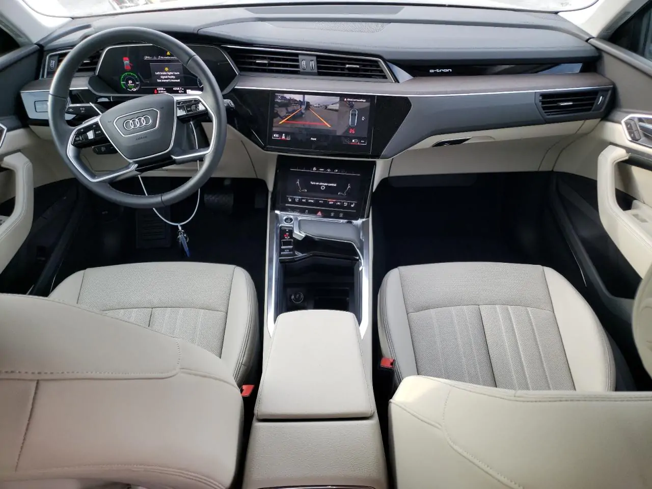 Автомобіль AUDI E-TRON PREMIUM PLUS 2023 | GrandCar Автомобіль AUDI E-TRON PREMIUM PLUS 2023 | GrandCar