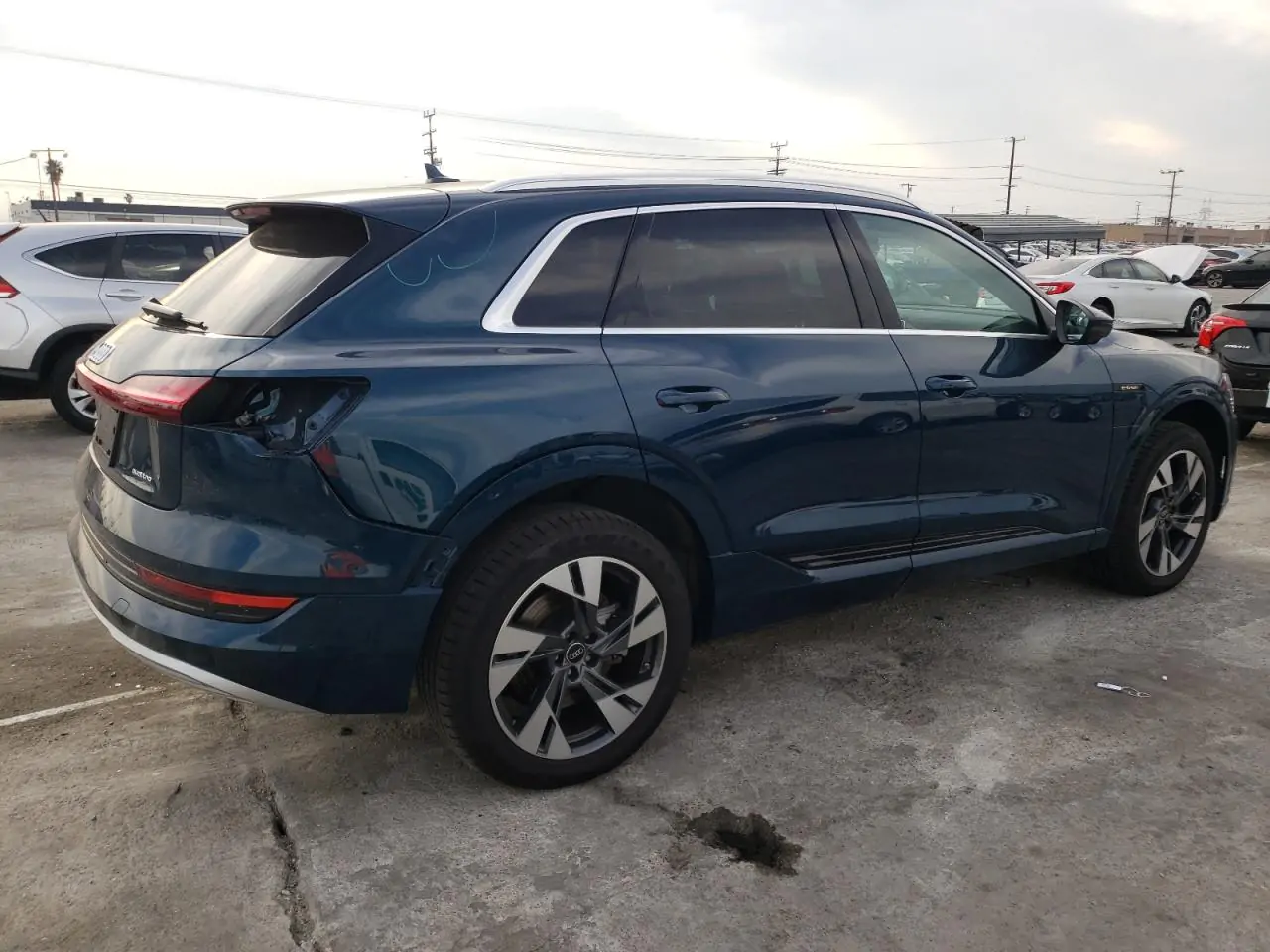 Автомобіль AUDI E-TRON PREMIUM PLUS 2023 | GrandCar Автомобіль AUDI E-TRON PREMIUM PLUS 2023 | GrandCar