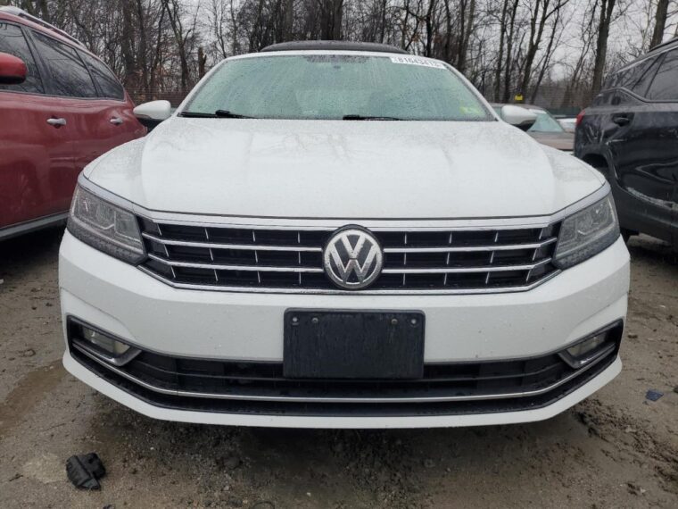 Автомобиль VOLKSWAGEN PASSAT SE 2017 | GrandCar