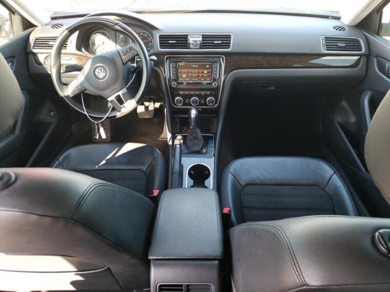Автомобиль VOLKSWAGEN PASSAT SEL 2015 | GrandCar