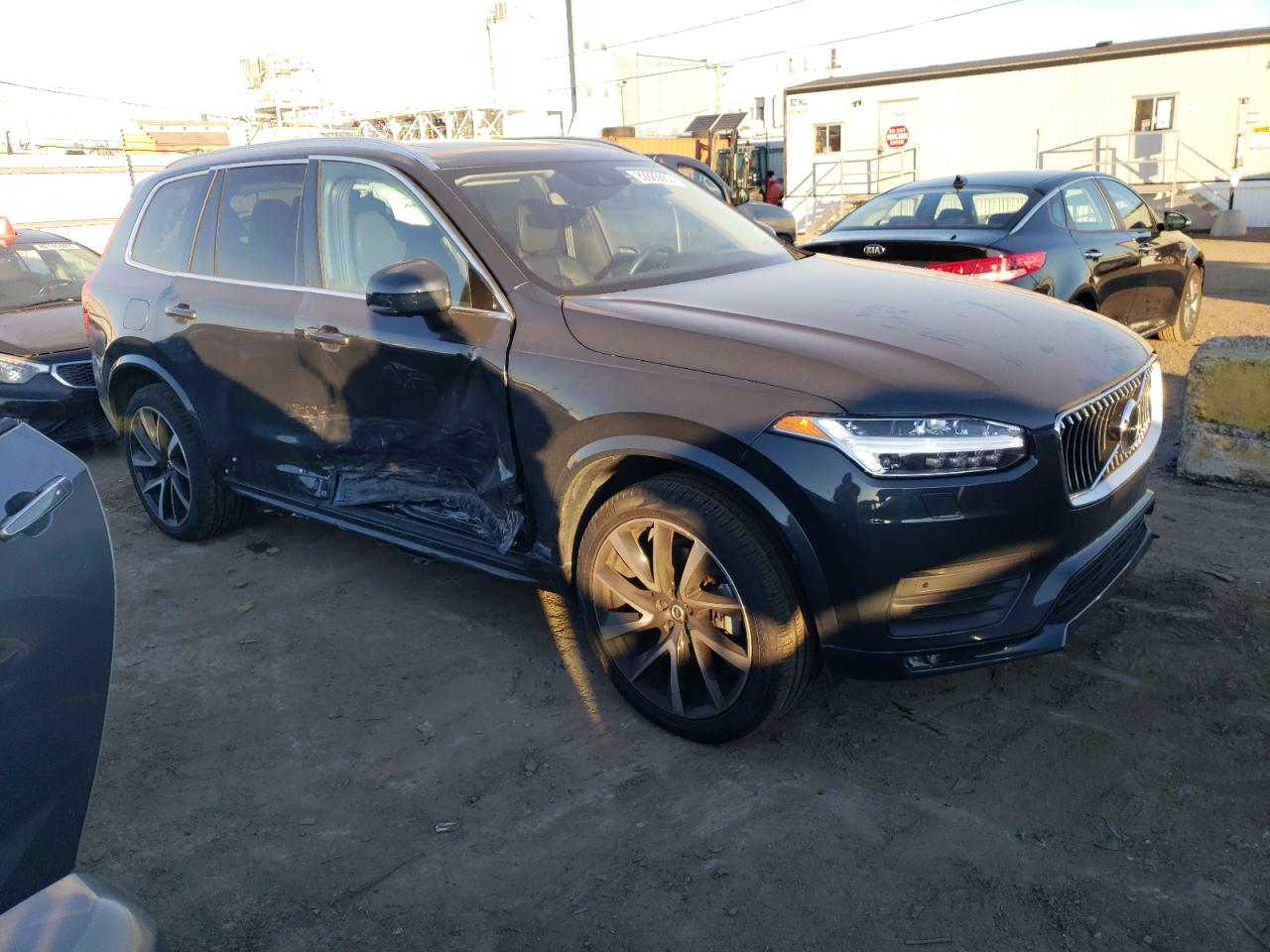 Автомобіль VOLVO XC90 T6 MOMENTUM 2022 | GrandCar Автомобіль VOLVO XC90 T6 MOMENTUM 2022 | GrandCar