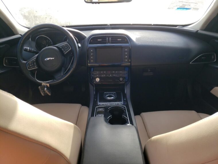 Автомобіль JAGUAR XF PREMIUM 2015 | GrandCar