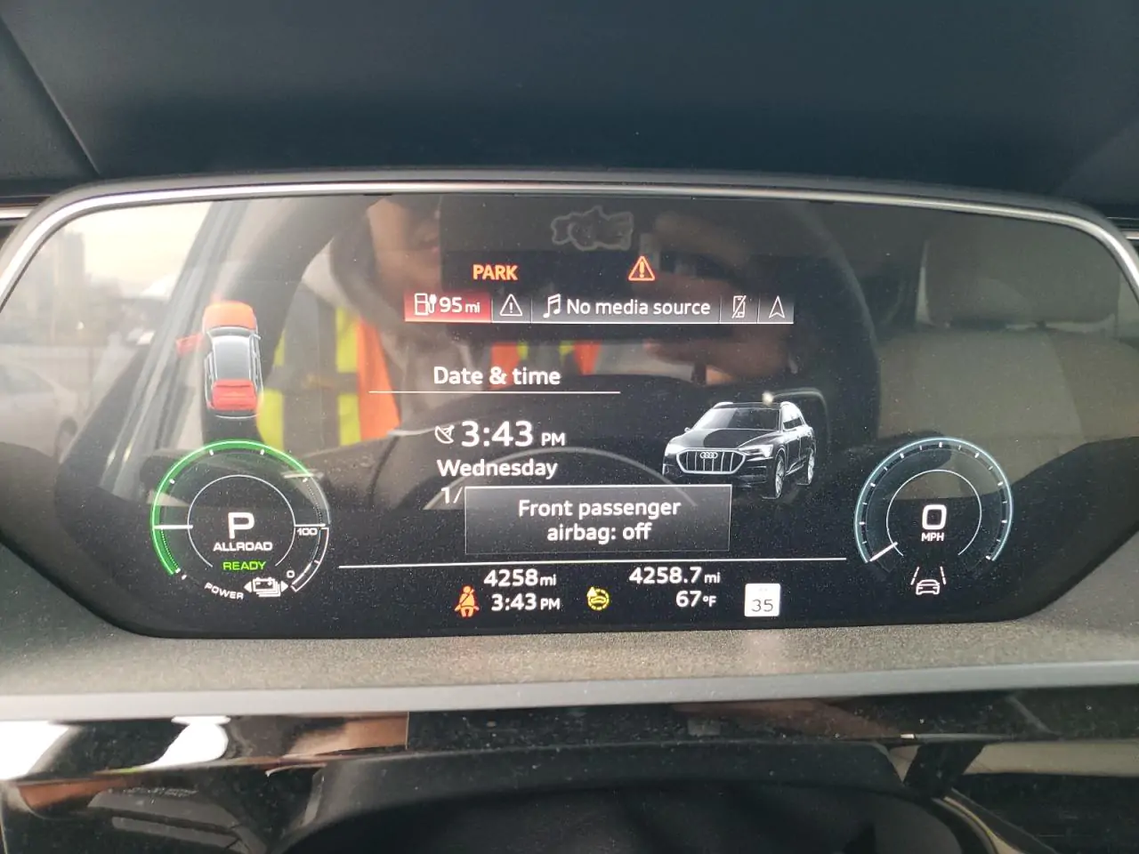 Автомобіль AUDI E-TRON PREMIUM PLUS 2023 | GrandCar Автомобіль AUDI E-TRON PREMIUM PLUS 2023 | GrandCar