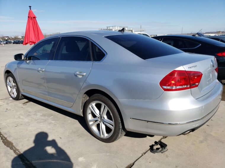 Автомобиль VOLKSWAGEN PASSAT SEL 2015 | GrandCar