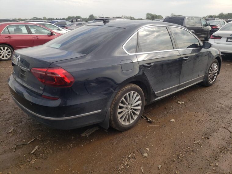 Автомобиль VOLKSWAGEN PASSAT SE 2017 | GrandCar