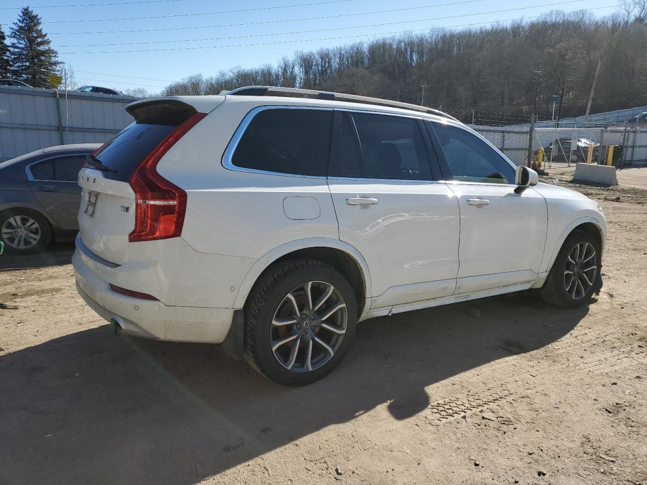 Автомобіль VOLVO XC90 T5 2017 | GrandCar Автомобіль VOLVO XC90 T5 2017 | GrandCar