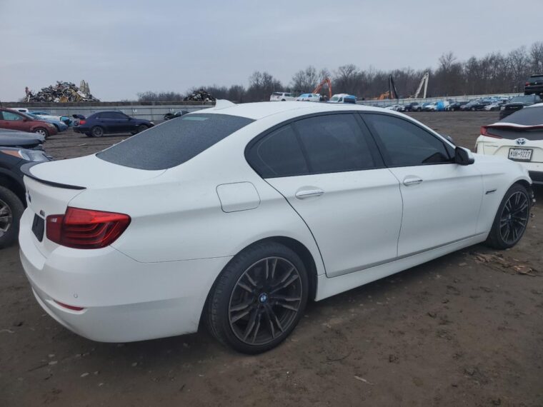 Автомобіль BMW 528 XI 2016 | GrandCar