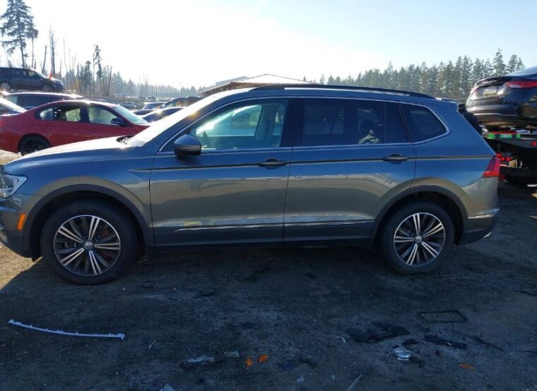 Автомобиль VOLKSWAGEN TIGUAN 2.0T SE 2018 | GrandCar