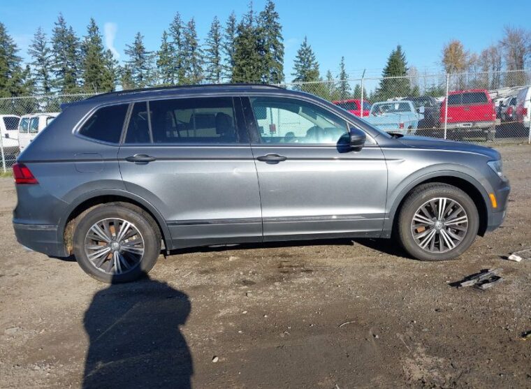 Автомобиль VOLKSWAGEN TIGUAN 2.0T SE 2018 | GrandCar