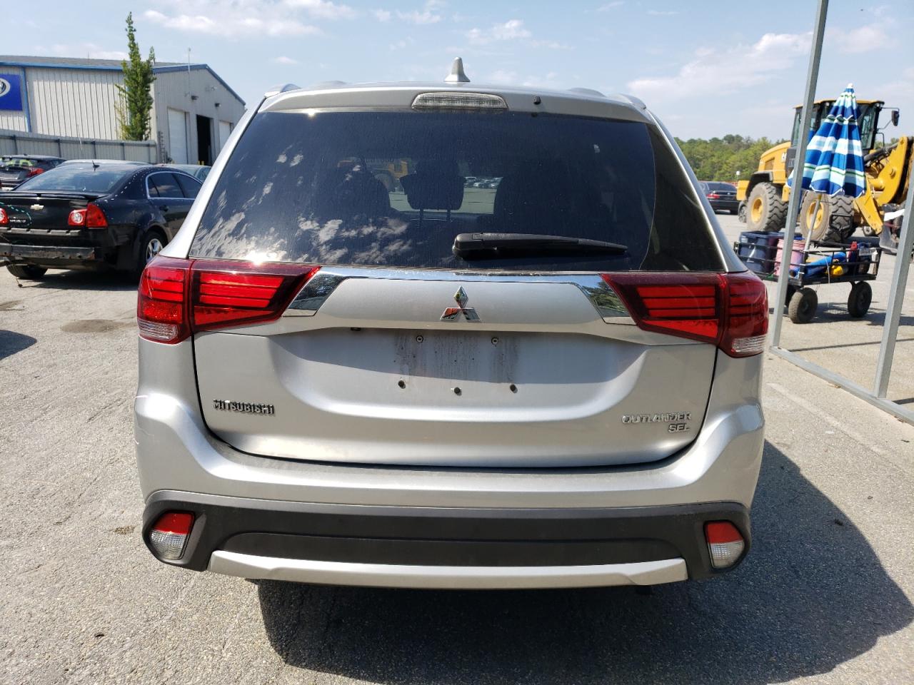 Автомобиль MITSUBISHI OUTLANDER SE 2018 | GrandCar Автомобиль MITSUBISHI OUTLANDER SE 2018 | GrandCar