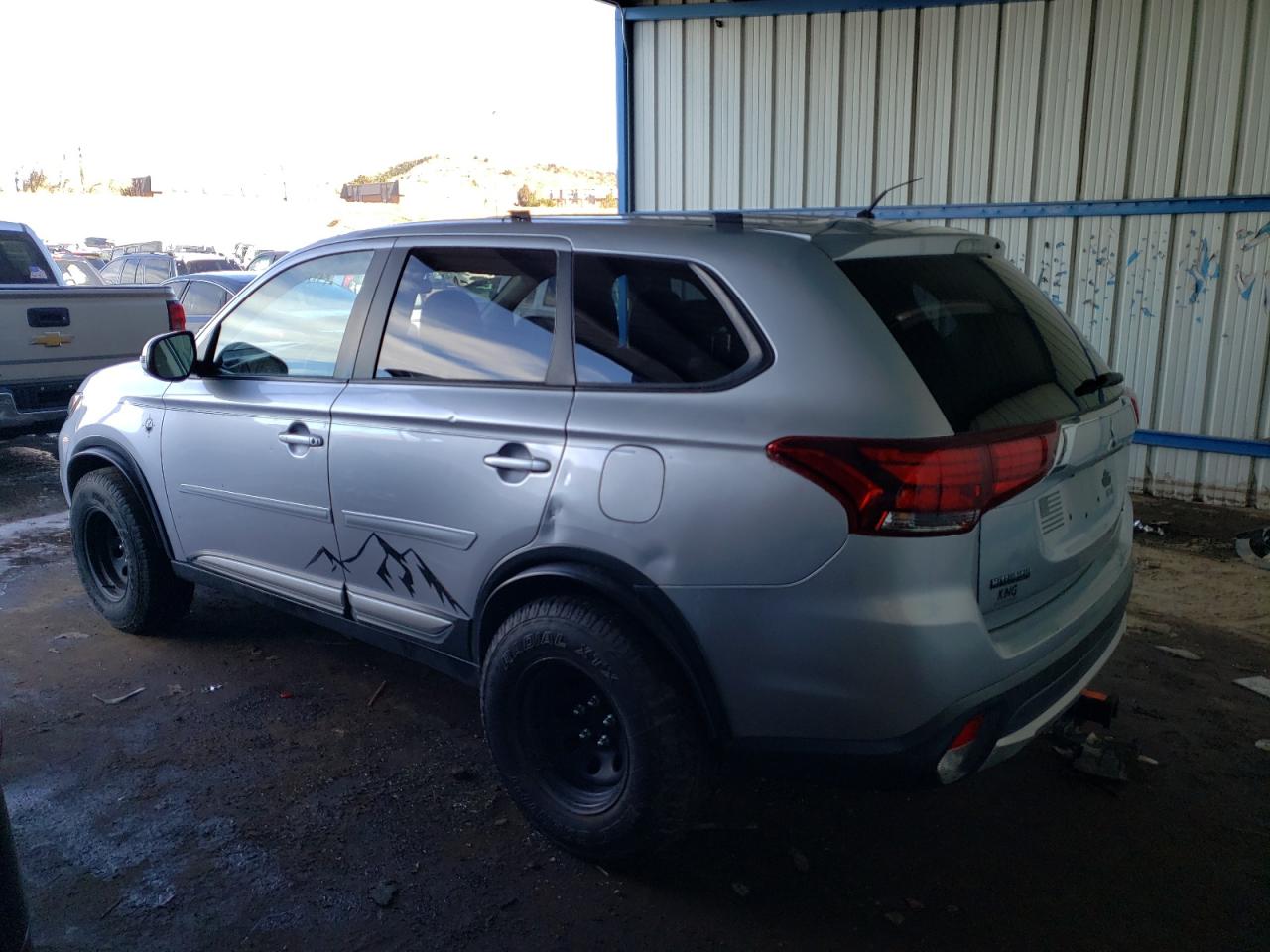 Автомобиль MITSUBISHI OUTLANDER SE 2016 | GrandCar Автомобиль MITSUBISHI OUTLANDER SE 2016 | GrandCar