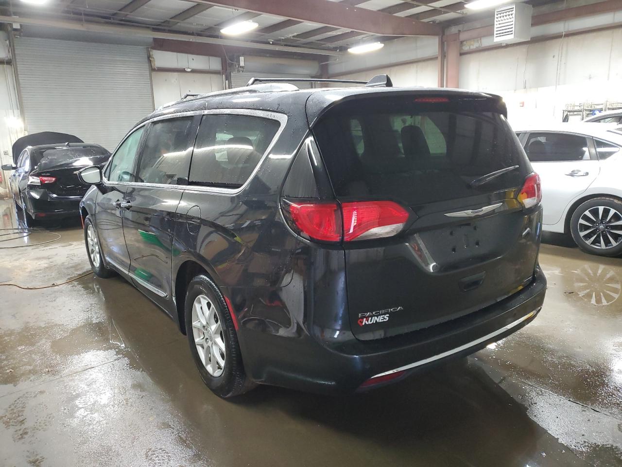 Автомобіль CHRYSLER PACIFICA TOURING L 2020 | GrandCar Автомобіль CHRYSLER PACIFICA TOURING L 2020 | GrandCar