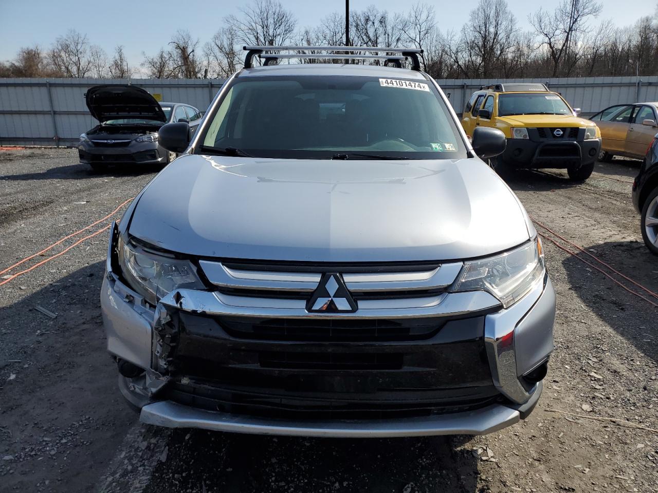 Автомобіль MITSUBISHI OUTLANDER SE 2016 | GrandCar Автомобіль MITSUBISHI OUTLANDER SE 2016 | GrandCar