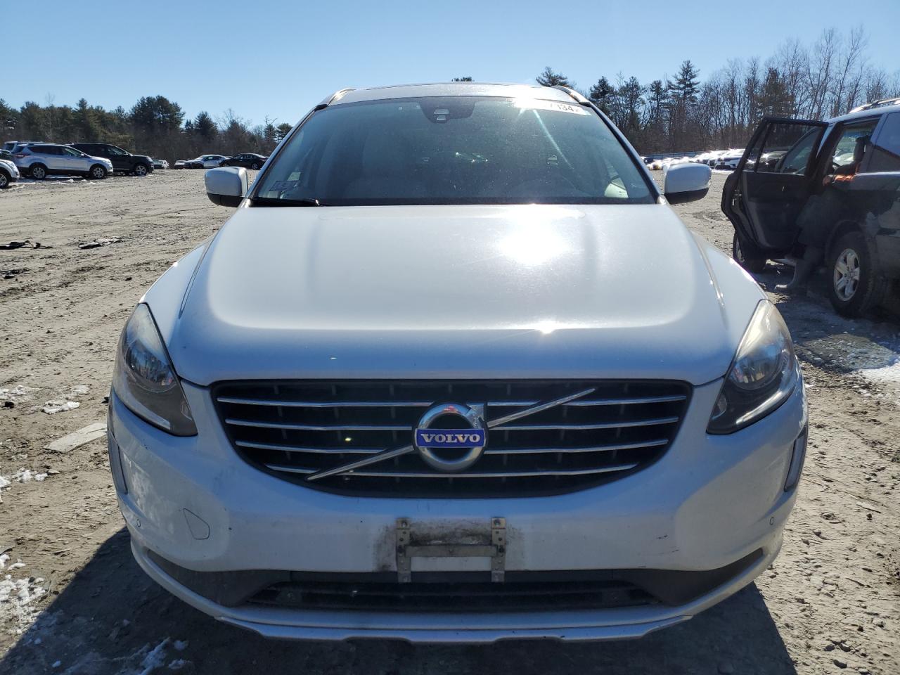 Автомобіль VOLVO XC60 T5 PREMIER 2015 | GrandCar Автомобіль VOLVO XC60 T5 PREMIER 2015 | GrandCar