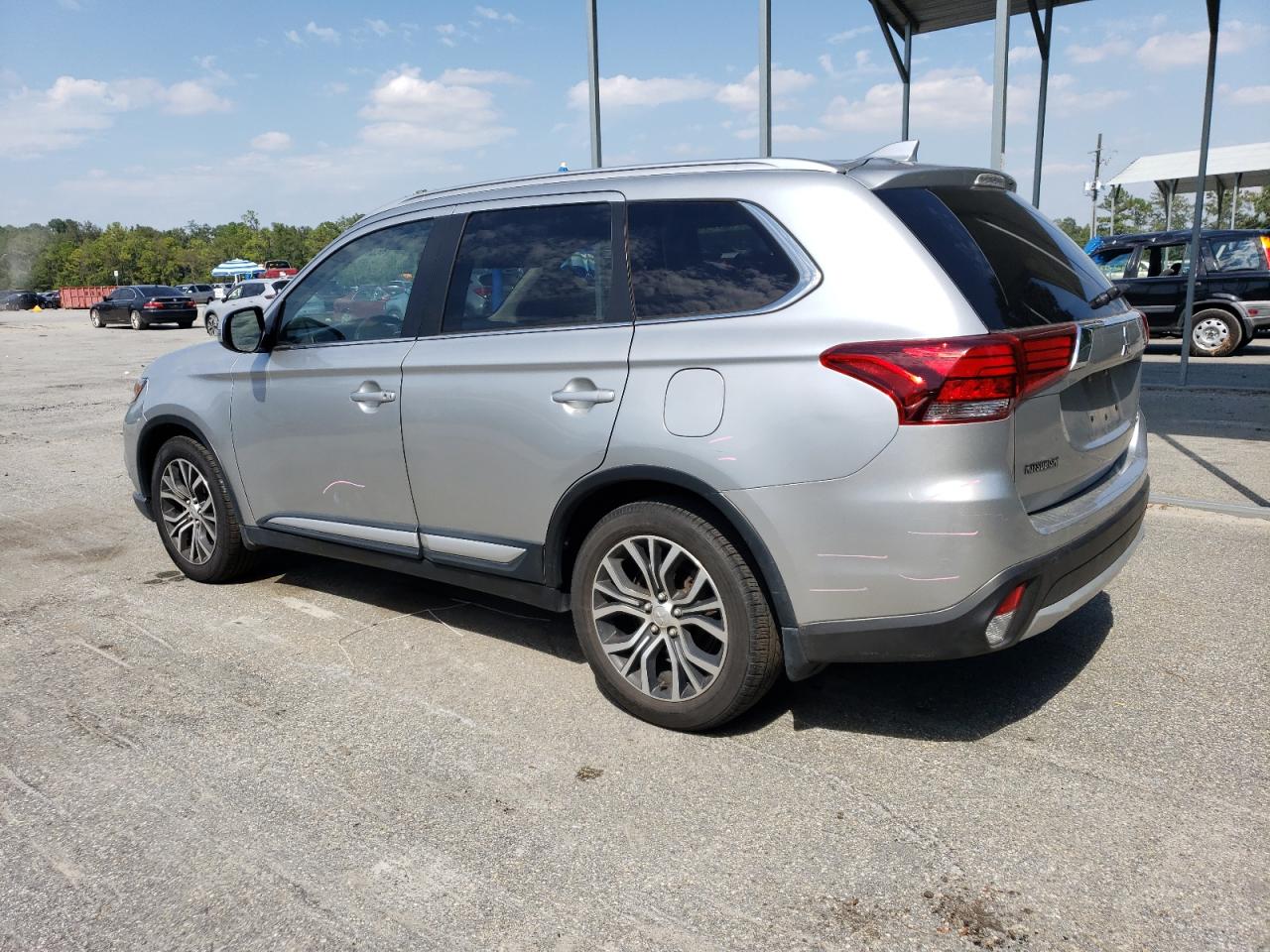 Автомобиль MITSUBISHI OUTLANDER SE 2018 | GrandCar Автомобиль MITSUBISHI OUTLANDER SE 2018 | GrandCar