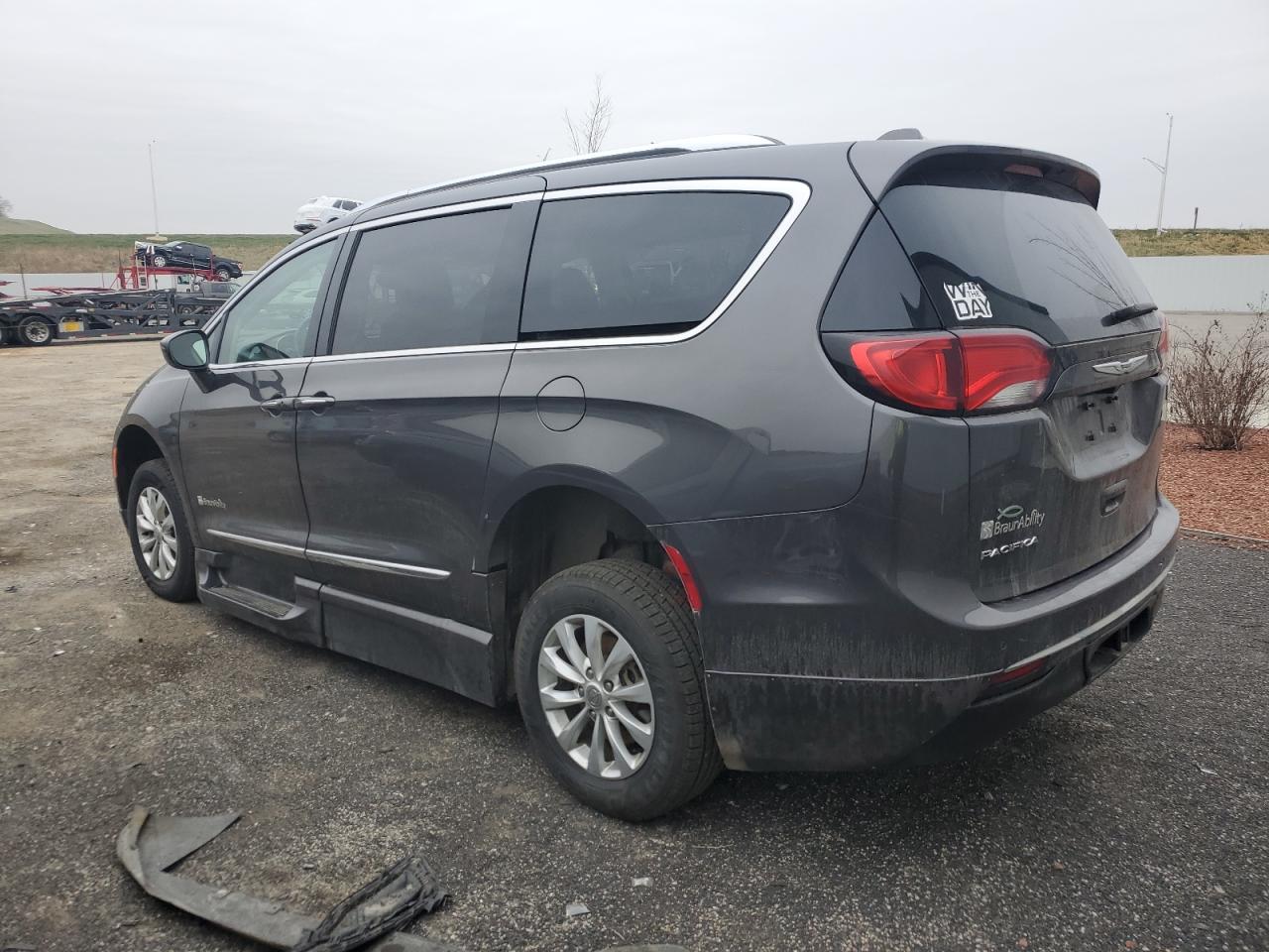 Автомобіль CHRYSLER PACIFICA TOURING L 2018 | GrandCar Автомобіль CHRYSLER PACIFICA TOURING L 2018 | GrandCar