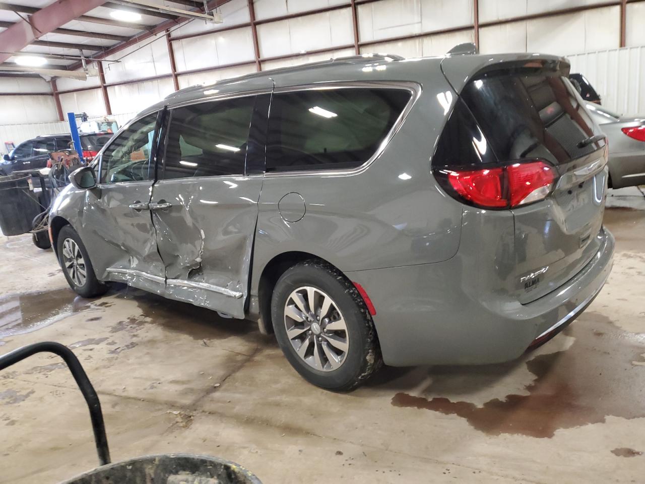 Автомобіль CHRYSLER PACIFICA TOURING L PLUS 2020 | GrandCar Автомобіль CHRYSLER PACIFICA TOURING L PLUS 2020 | GrandCar