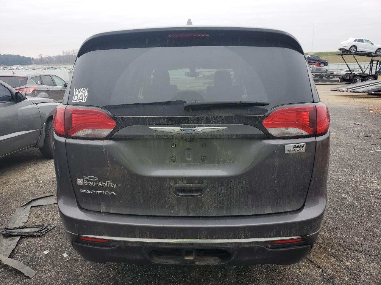 Автомобіль CHRYSLER PACIFICA TOURING L 2018 | GrandCar Автомобіль CHRYSLER PACIFICA TOURING L 2018 | GrandCar