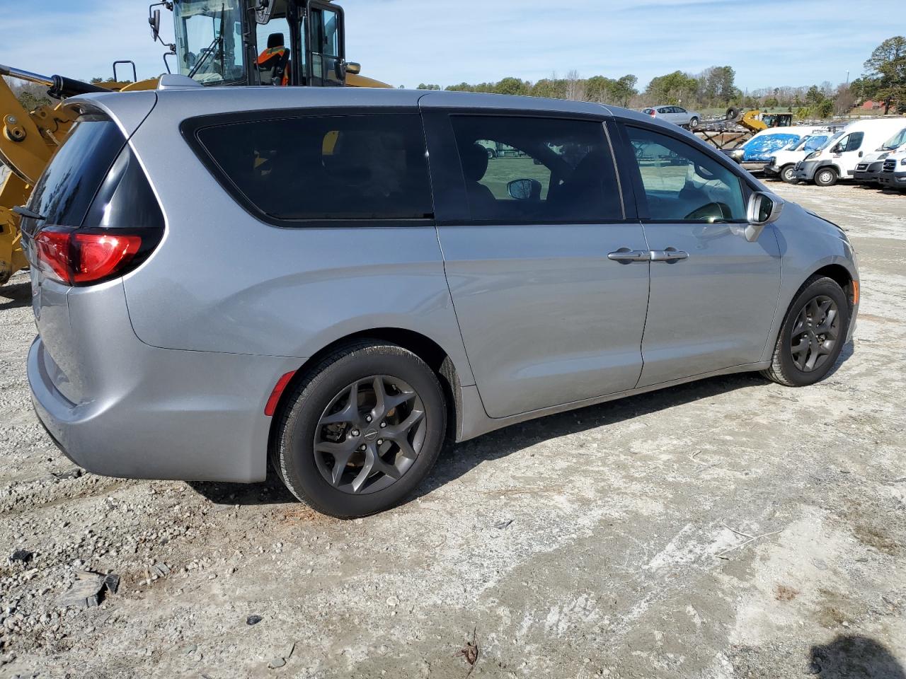 Автомобіль CHRYSLER PACIFICA TOURING PLUS 2018 | GrandCar Автомобіль CHRYSLER PACIFICA TOURING PLUS 2018 | GrandCar