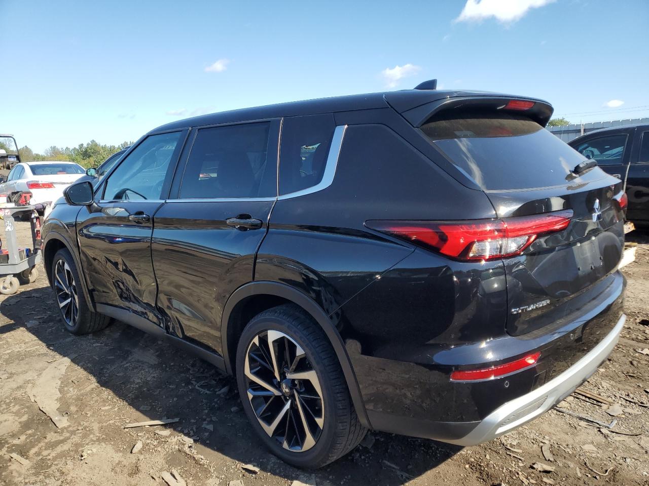 Автомобіль MITSUBISHI OUTLANDER SE 2022 | GrandCar Автомобіль MITSUBISHI OUTLANDER SE 2022 | GrandCar