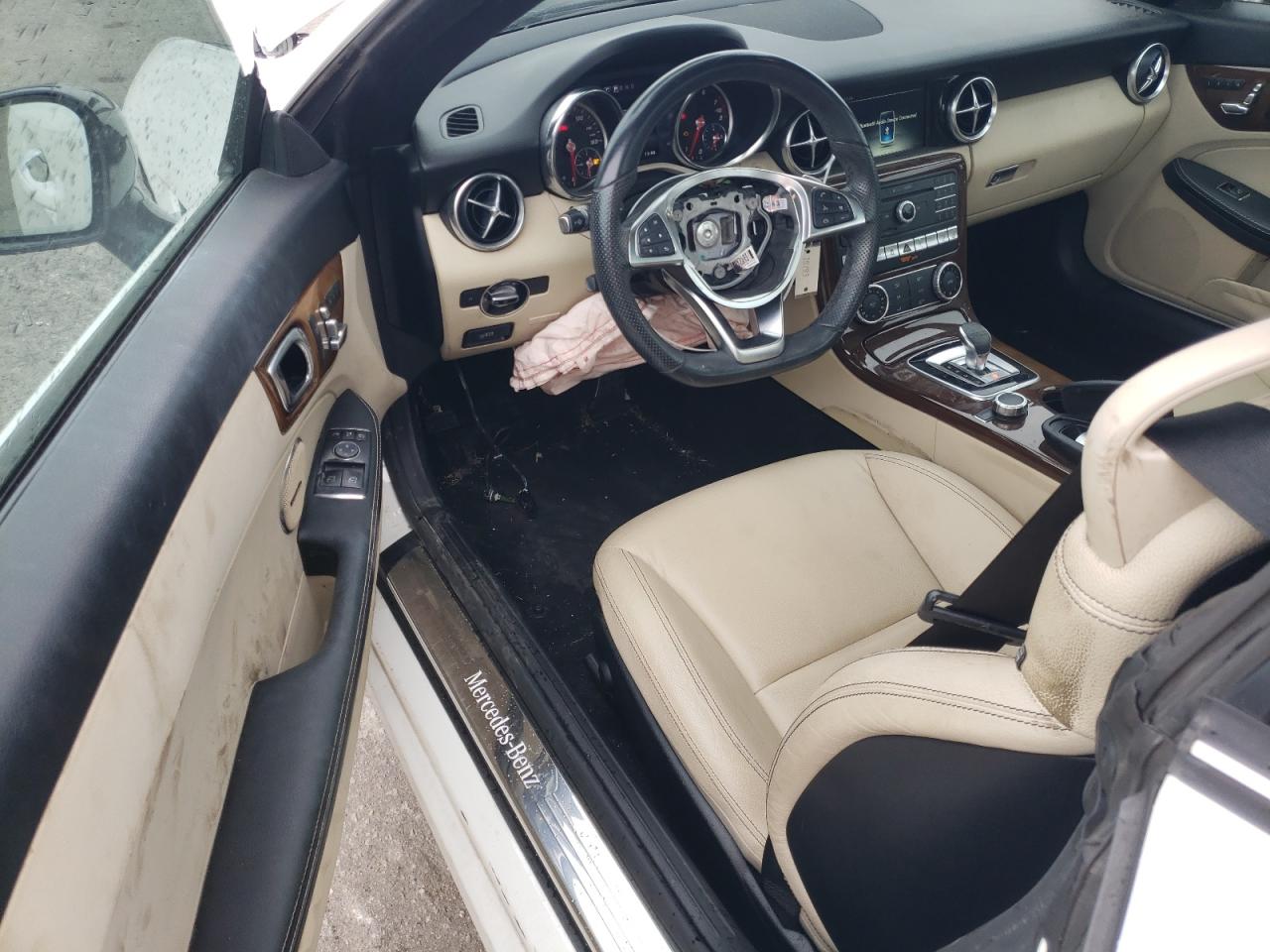 Автомобіль MERCEDES-BENZ SLC 300 2018 | GrandCar Автомобіль MERCEDES-BENZ SLC 300 2018 | GrandCar