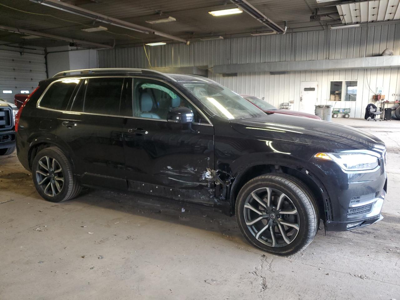 Автомобіль VOLVO XC90 T6 MOMENTUM 2019 | GrandCar Автомобіль VOLVO XC90 T6 MOMENTUM 2019 | GrandCar