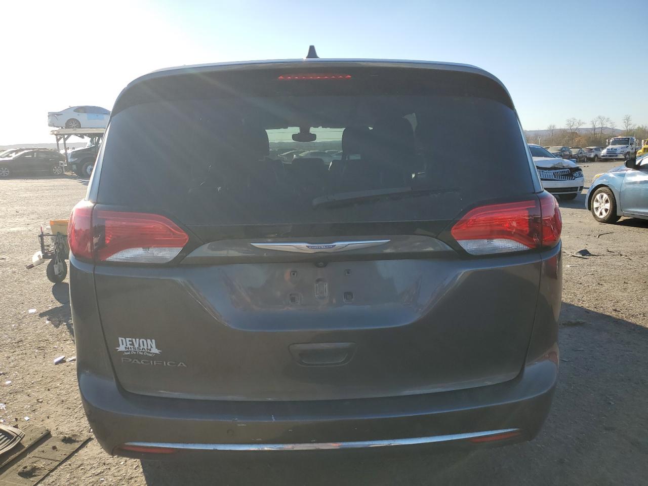 Автомобиль CHRYSLER PACIFICA TOURING L 2017 | GrandCar Автомобиль CHRYSLER PACIFICA TOURING L 2017 | GrandCar