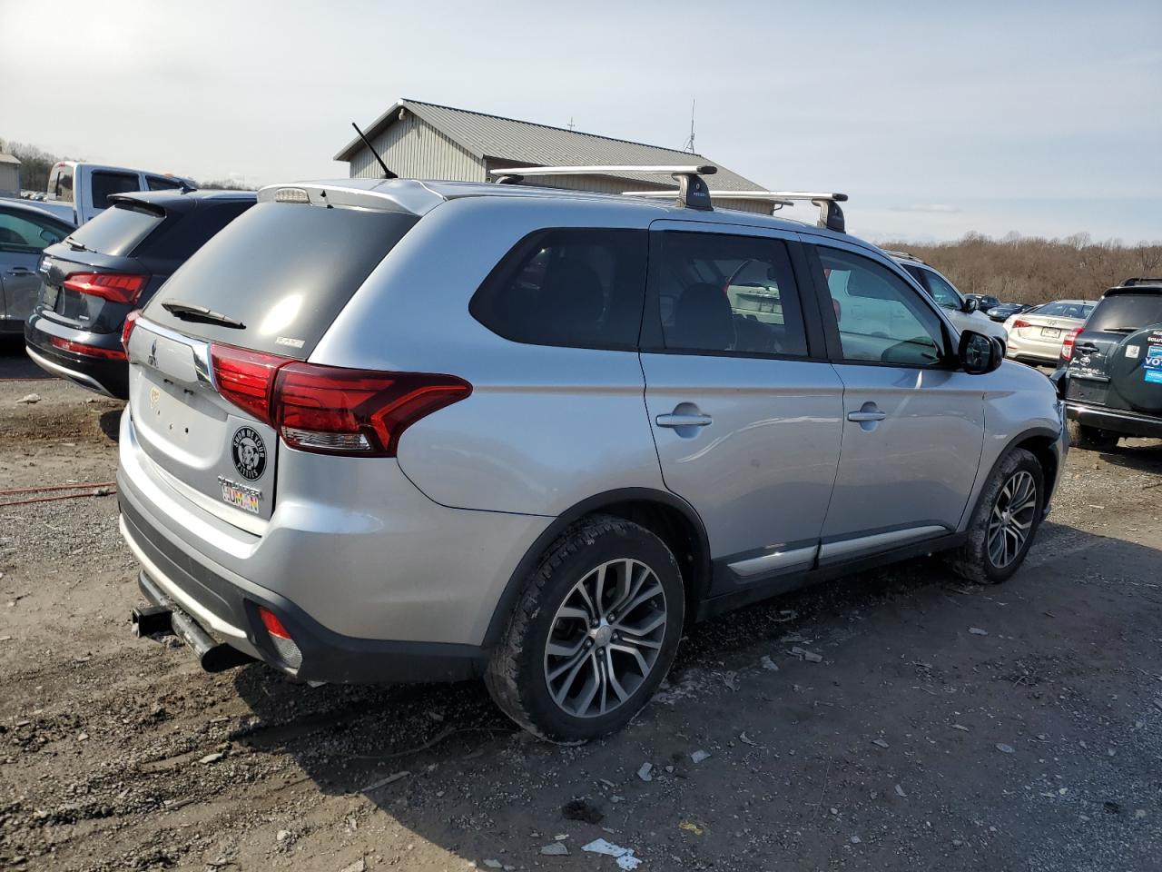 Автомобіль MITSUBISHI OUTLANDER SE 2016 | GrandCar Автомобіль MITSUBISHI OUTLANDER SE 2016 | GrandCar