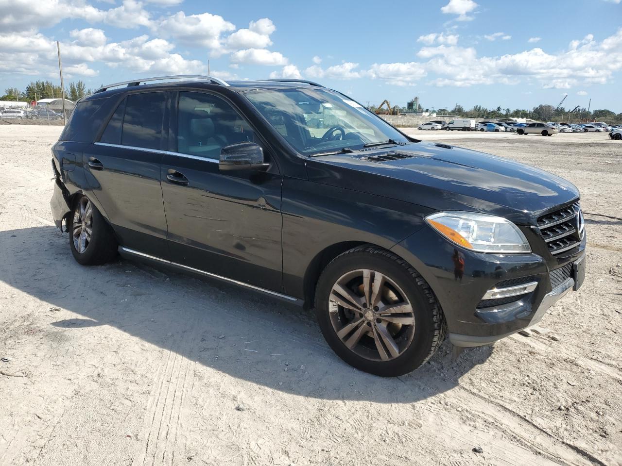 Автомобіль MERCEDES-BENZ ML 350 4MATIC 2014 | GrandCar Автомобіль MERCEDES-BENZ ML 350 4MATIC 2014 | GrandCar