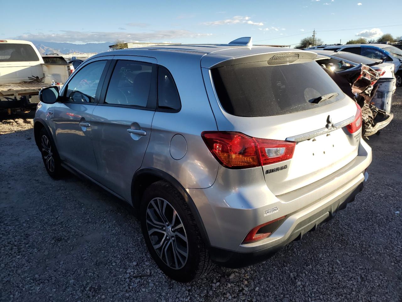 Автомобиль MITSUBISHI OUTLANDER SPORT ES 2018 | GrandCar Автомобиль MITSUBISHI OUTLANDER SPORT ES 2018 | GrandCar