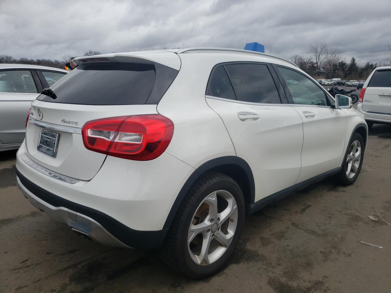 Автомобиль MERCEDES-BENZ GLA 250 4MATIC 2018 | GrandCar Автомобиль MERCEDES-BENZ GLA 250 4MATIC 2018 | GrandCar
